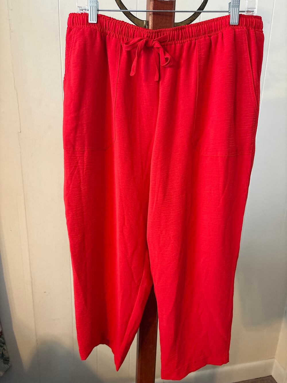 Hope & Harlow Red Crop Pants Sz Large